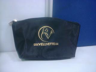 Vellvette Box August | Black Bag