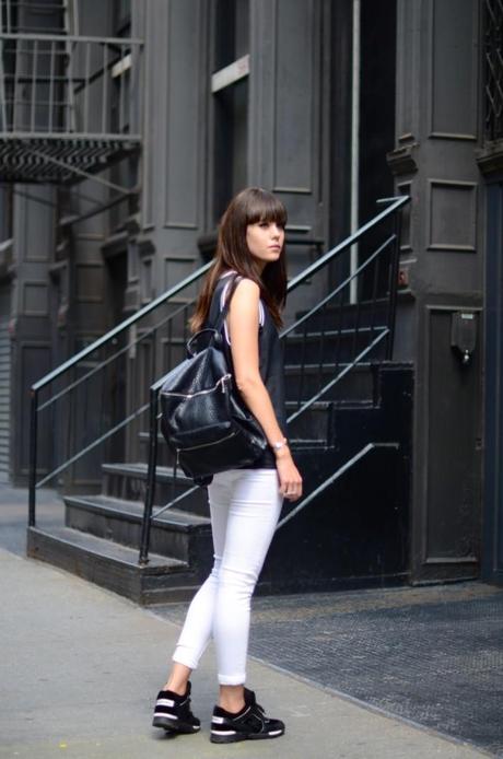 black and white look white jeans outfit chanel sneakers