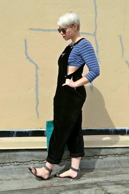 fall fashion, crop top, summer fashion, accessorize, styling, advice, tips, hat, overalls, red lips, street style, seattle, short blonde hair