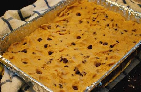 Chocolate Chip Cookie Cake / Cookie Bars