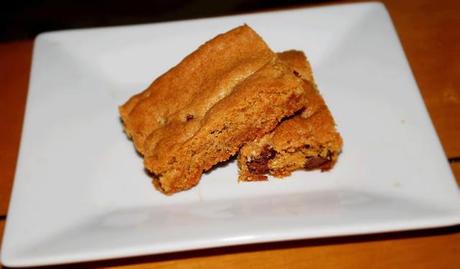 Chocolate Chip Cookie Cake / Cookie Bars