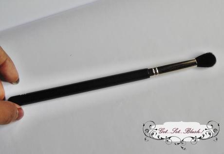 Review of the Tapered Blending Eye Shadow Make Up Brush from Buyincoins.com