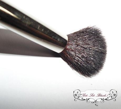 Review of the Tapered Blending Eye Shadow Make Up Brush from Buyincoins.com