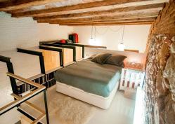 Renovation in Barcelona by Carles Enrich