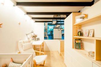 Renovation in Barcelona by Carles Enrich