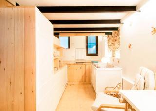 Renovation in Barcelona by Carles Enrich