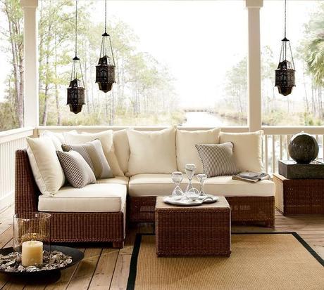 Outdoor patio furniture living room