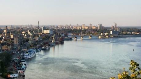 Dniepr_river_in_Kyiv