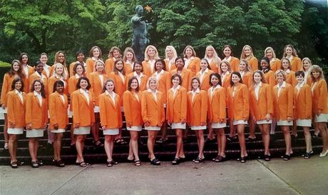 Vol Hostesses 2000 