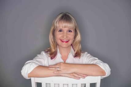 Wedding Etiquette: Do’s, Don’ts, and How To Avoid Embarrassing Yourself. Kristen Graff head shot