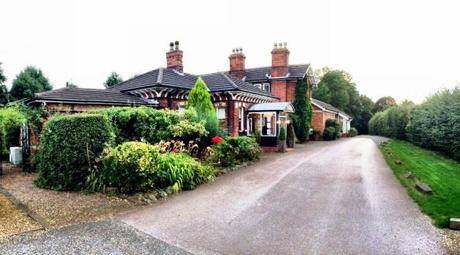 perkins restaurant nottingham old train station outside view sweeping driveway panoramic