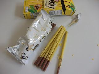 Pocky Choco Banana Review