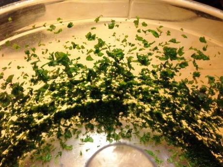 freshly ground mint leaves for mojito cake mini food processor