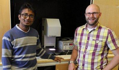 Muthuraaman Bhagavathi Achari (left) and James Gardner were two of the scientists involved in the ion-conducting polymer study at KTH. (Photo: David Callahan)