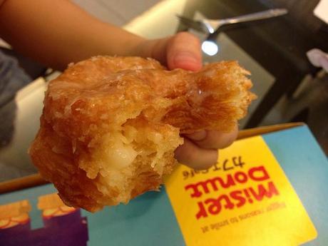 Mister Donut Cafe: The Pon de Ring and the Do-ssant