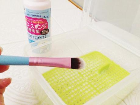 Brush Cleaning Made Easy: DIY Parian Spirit