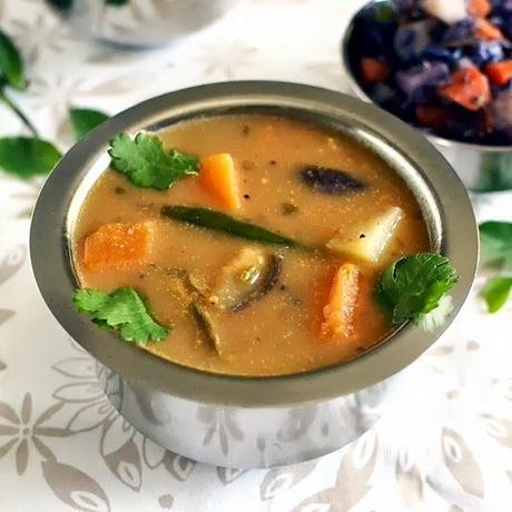 Erra Gummadikaya Pulusu (Andhra style Pumpkin Stew)