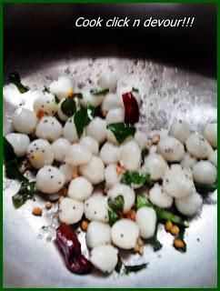 Mani kozhukattai-Ammini kozhukattai (Kozhukattai sundal)(Steamed mini rice balls)