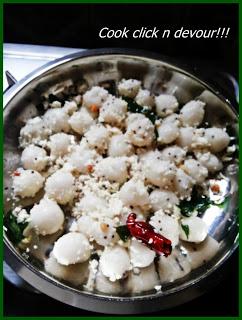 Mani kozhukattai-Ammini kozhukattai (Kozhukattai sundal)(Steamed mini rice balls)