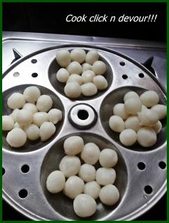 Mani kozhukattai-Ammini kozhukattai (Kozhukattai sundal)(Steamed mini rice balls)