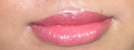 Oriflame Very Me Lipmania Lipstick Vibrant Peach - And Reason Why You Need It!