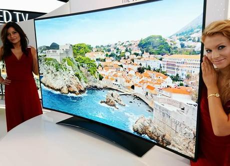 LG Show Off Massive 77 inch Curved Ultra HD OLED TV At IFA 2013