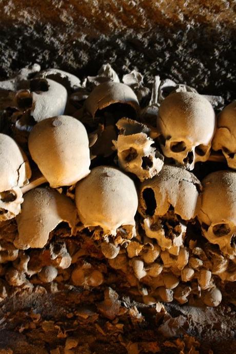 skulls via fontanelle cemetery naples