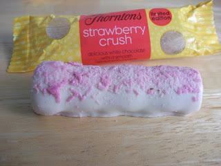 Thorntons White Chocolate Strawberry Crush and Orange Pressé Bars (Limited Edition) Review