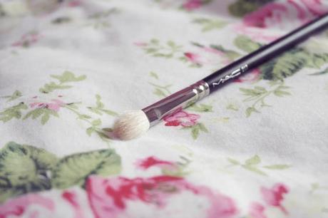 Beauty | MAC 217 Blending Brush
