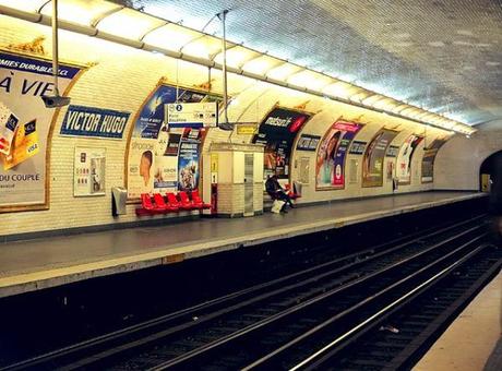 paris metro mind your gap
