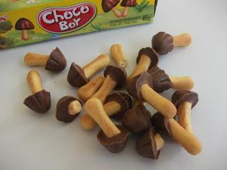 Orion Choco Boy - Mushroom-shaped Cookie Snacks Review!
