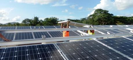 The installation of solar panels at Monte Plata solar park. (Credit: Wirsol)