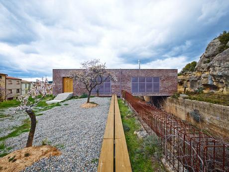Casa Bàsica by Carles Puig + Maria Antònia Mir