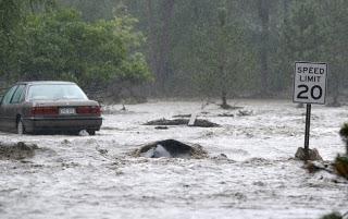 Colorado Flood: Damns Break, Thousands Evacuate (Stunning Video and Photos)