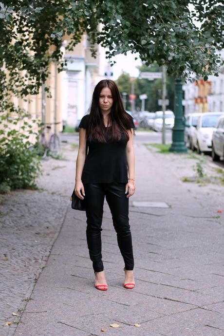 5 REASONS I WEAR BLACK