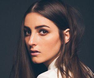 Review \\ BANKS – London EP