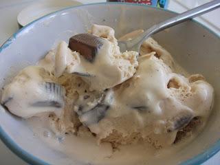 Ben and Jerry's Peanut Butter Cup Ice Cream now in the UK! (Sainsbury's) - Review