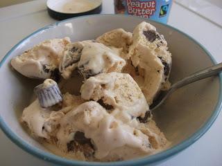 Ben and Jerry's Peanut Butter Cup Ice Cream now in the UK! (Sainsbury's) - Review