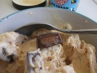 Ben and Jerry's Peanut Butter Cup Ice Cream now in the UK! (Sainsbury's) - Review