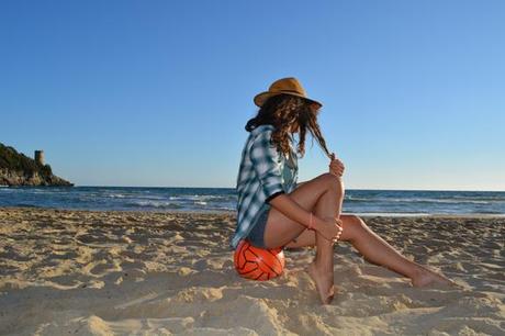 ilovegreeninspiration_girl_on_the_beach_04