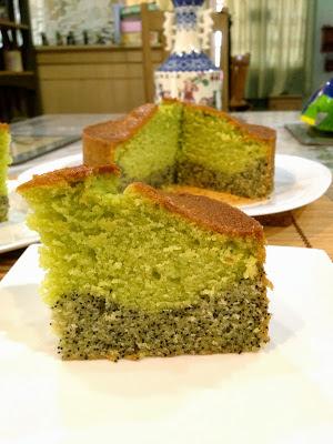 Pandan & Poppy seeds buttercake