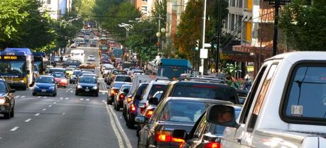 Many used cars in a traffic jam in Seattle. (Credit: Flickr @ Oran Viriyincy http://www.flickr.com/photos/viriyincy/)