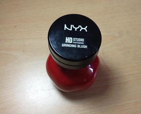 NYX Cosmetics Menage A Trois Blush HD Grinding Blush Swatches