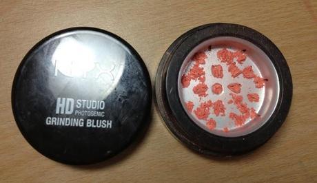 NYX Cosmetics Menage A Trois Blush HD Grinding Blush Swatches