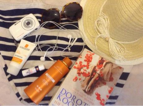 What's In My Beach Bag.