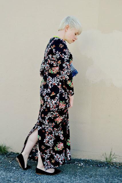 Look of the Day: Orchid Maxi Dress + Vintage Denim
