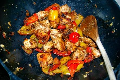Eating clean; balsamic chicken with peppers.