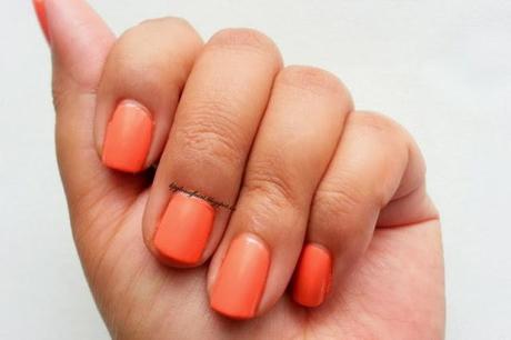 ♥ Lakme Absolute Nail Tint in Coral Romance ♥