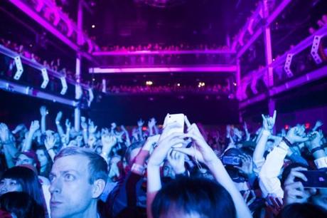 WO03 620x413 WASHED OUT PLAYED STUNNING SET AT TERMINAL 5 [PHOTOS]