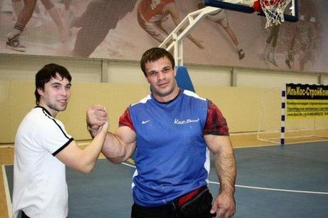Denis-Tsyplenkov-hulk-hands-2